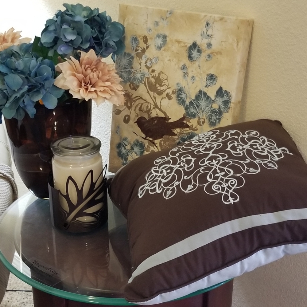 6P DECORATIVE HOME BUNDLE:VASE, FLOWERS, CANDLE, CANDLEHOLDER, PILLOW, WALL ART